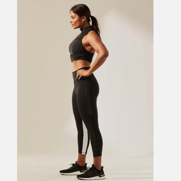 Athleta Hiit It Mesh Capri Tight - M - Picture 1 of 7